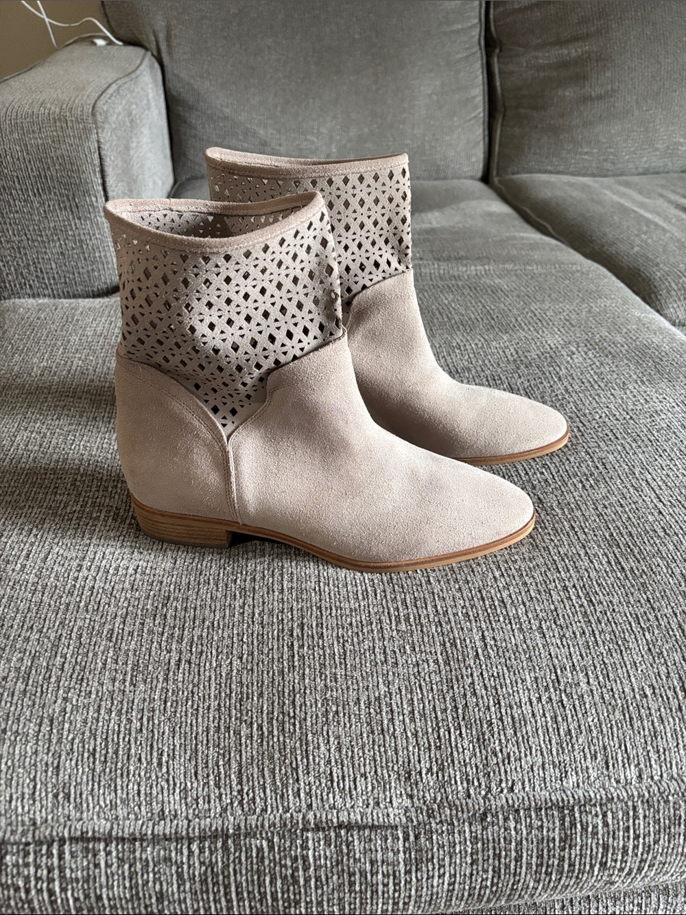 🍁Michael Kors Perforated Suede Ankle Booties in Light Taupe size 9